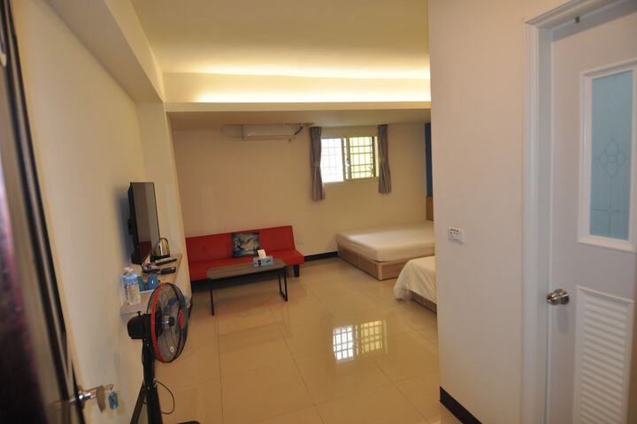Room 13 of 29