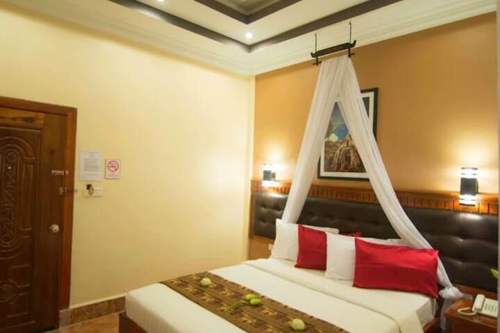Room 26 of 40