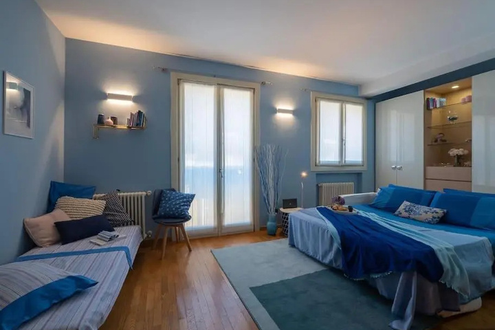 Room 4 of 13