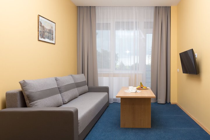Room 15 of 42