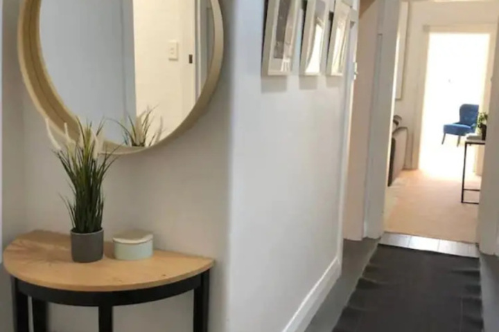 Room 11 of 19