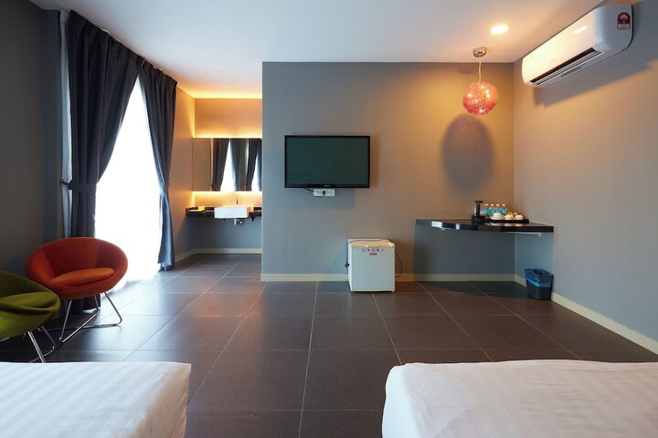 Room 18 of 87