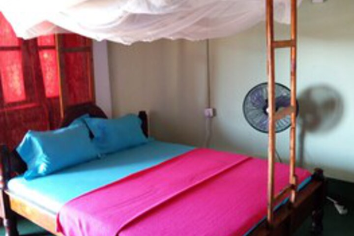 Room 15 of 18