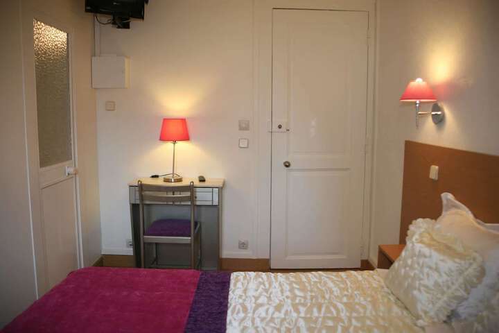 Room 12 of 21