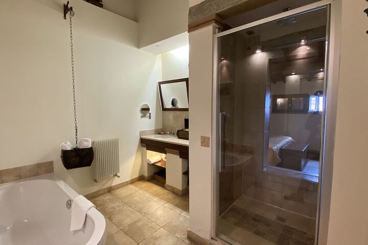 Room 14 of 70