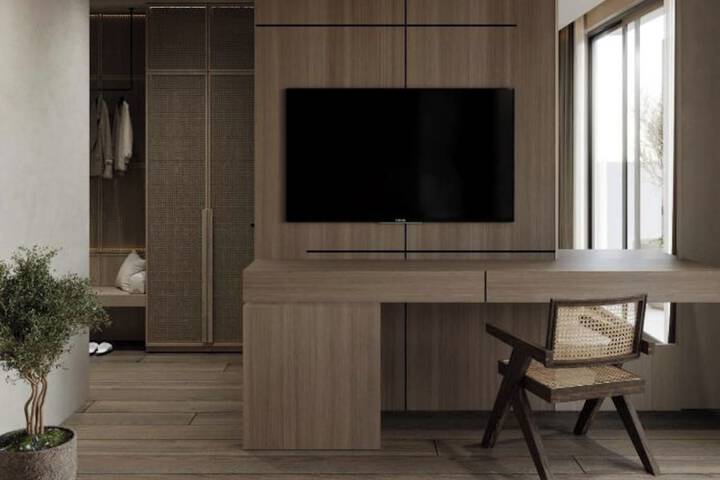 Room 8 of 165