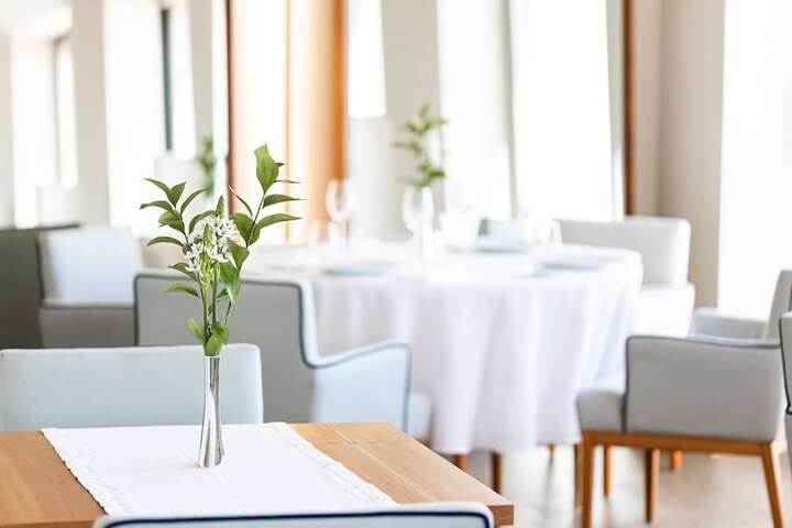 Dining 95 of 123