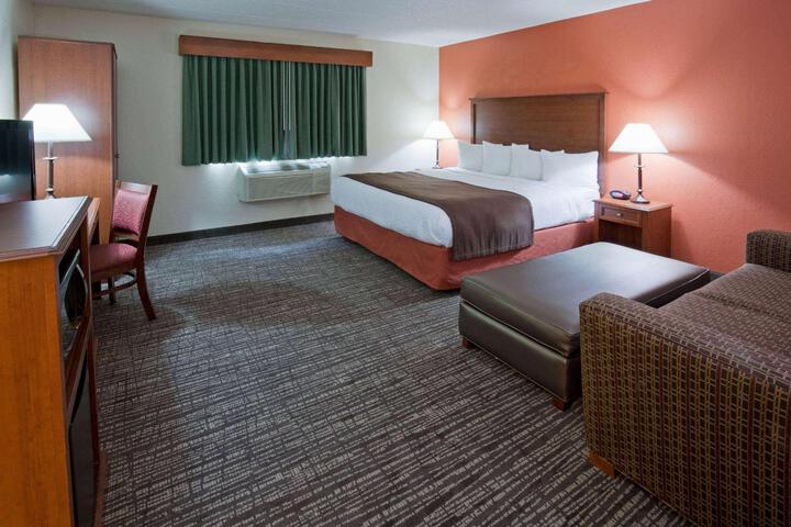 1 King Bed Accessible (3 of 13)