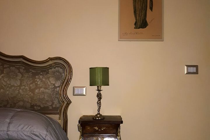 Room 4 of 50
