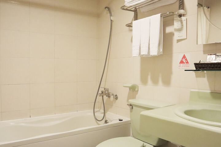 Room 63 of 79
