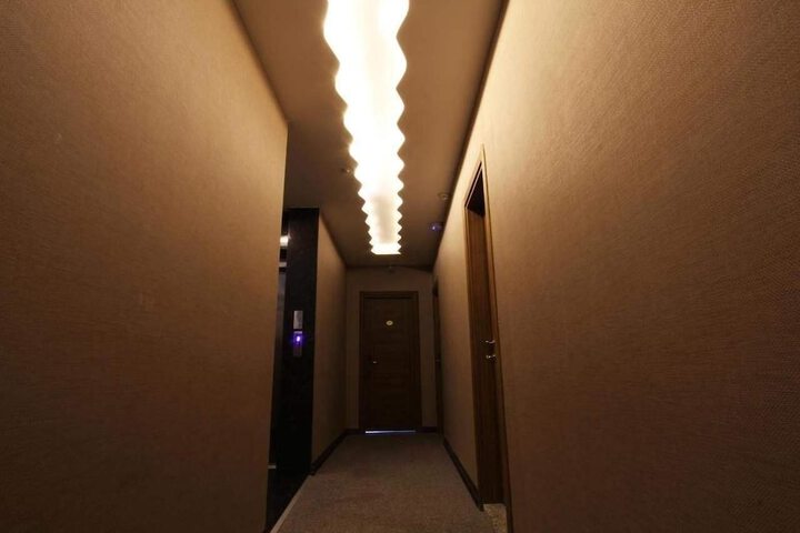 Ballroom/Hall 28 of 32