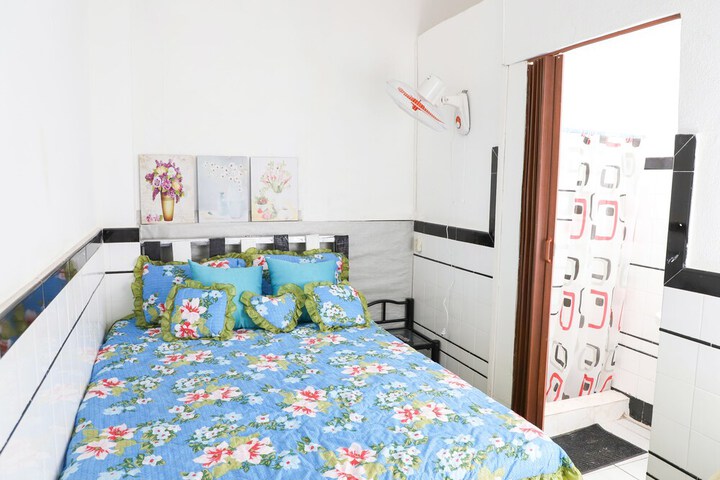 Room 8 of 13