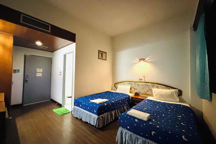 Room 11 of 55