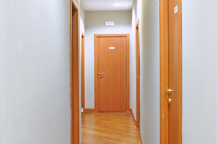 Ballroom/Hall 31 of 33