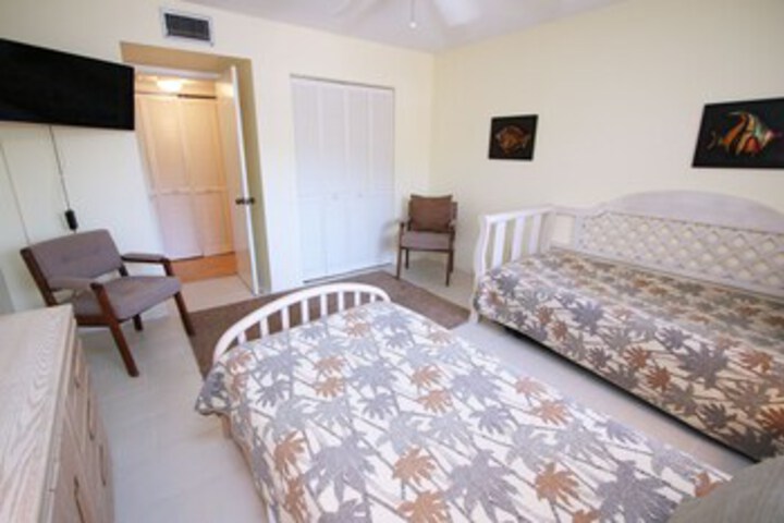 Room 25 of 29