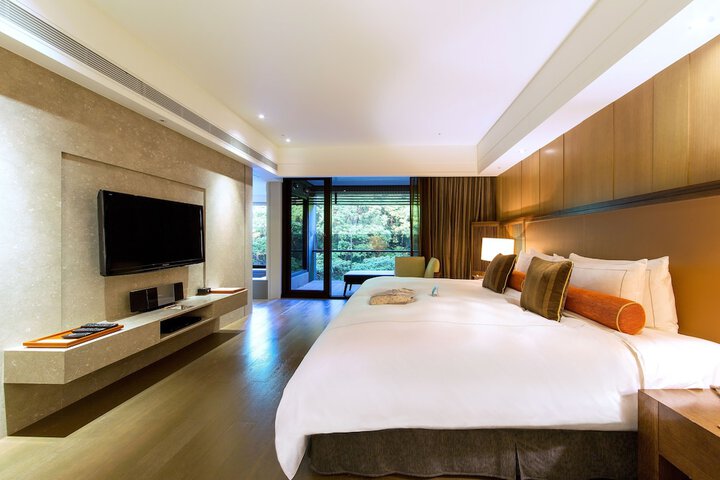 Room 4 of 82