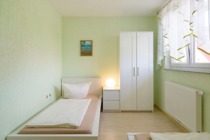 Room 12 of 35