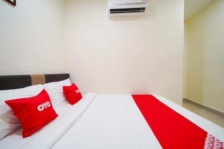 Room 16 of 18