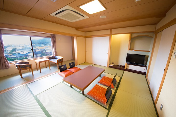 Room 15 of 25