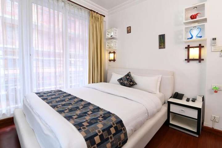 Room 5 of 6