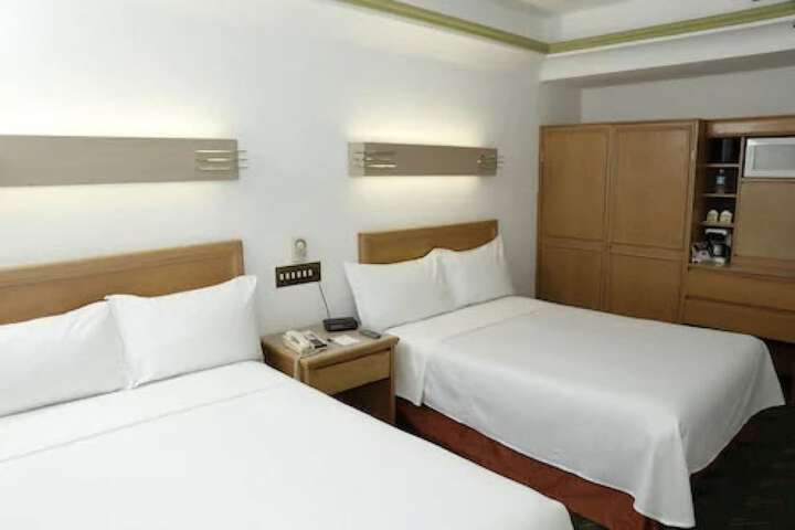 Room 13 of 48