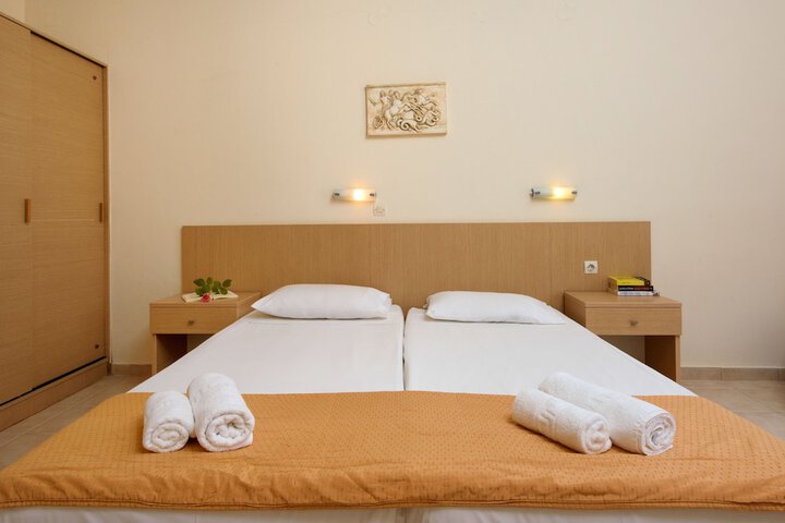 Room 12 of 65