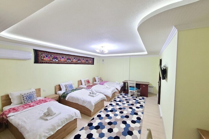 Room 42 of 102