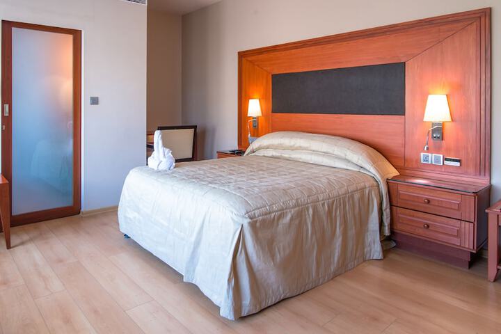 Room 8 of 39