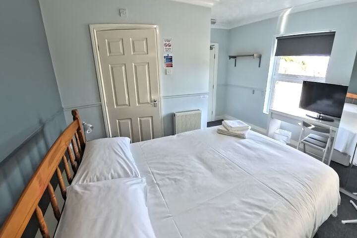 Room 5 of 24