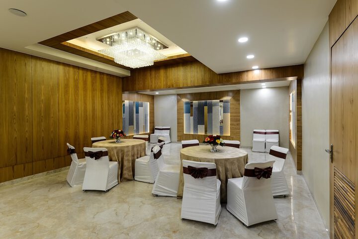 Dining 60 of 85
