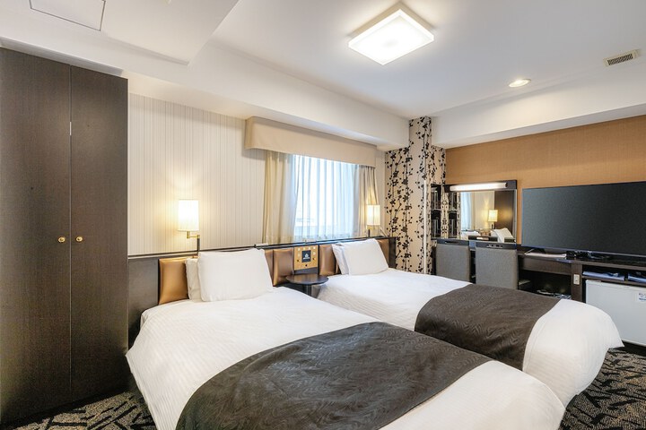 Room 10 of 49