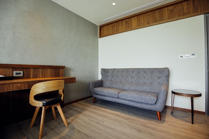 Room 12 of 30