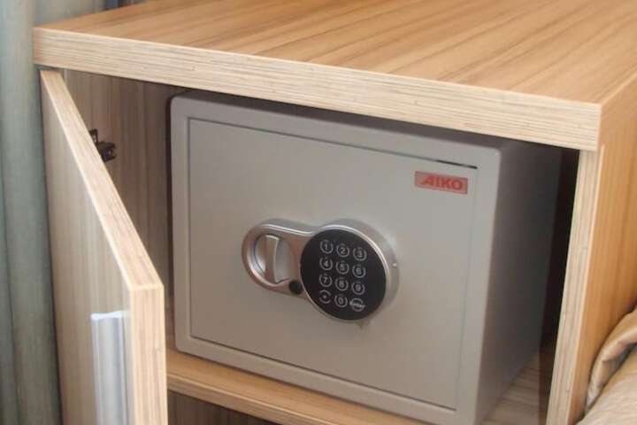 Room 17 of 26
