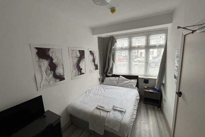 Room 9 of 46