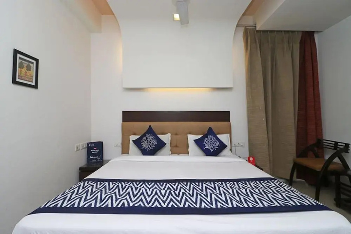 Room 5 of 17