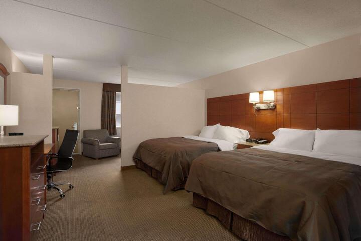 1 King Bed (24 of 25)