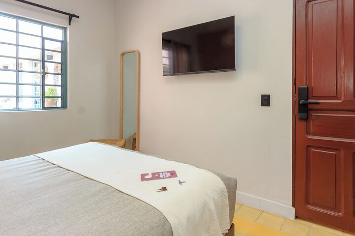 Room 16 of 43