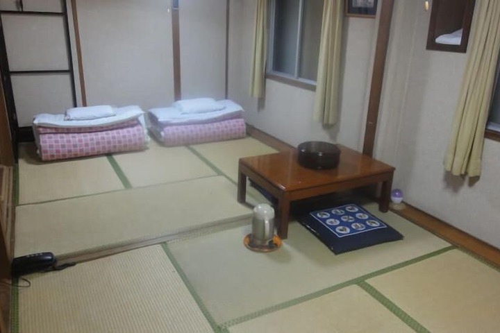 Room 15 of 33