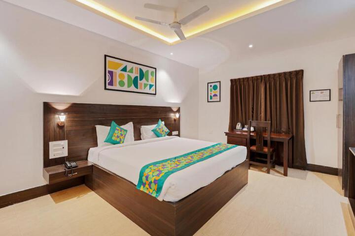 Treebo Aishwarya Grand - 4 Km From Promenade Beach