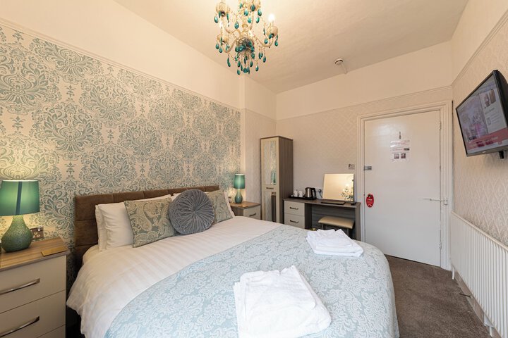 Room 10 of 20