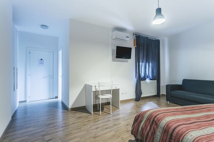 Room 2 of 24