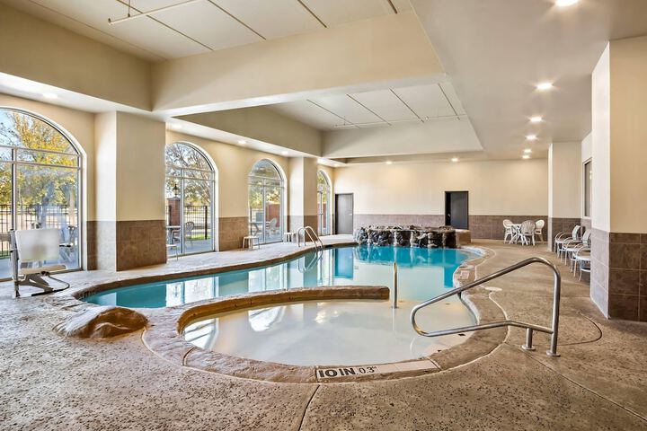 Pool Hotel