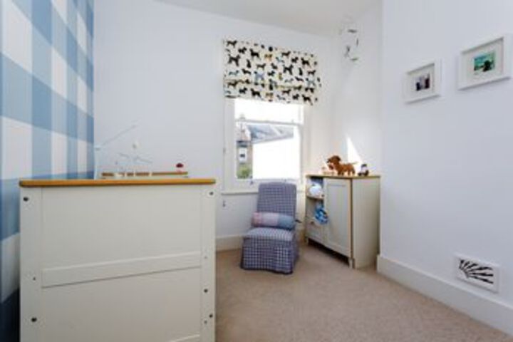 Room 4 of 16