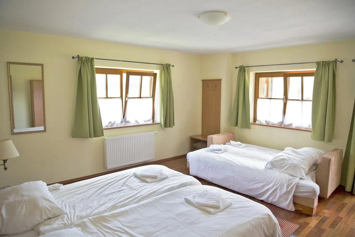 Room 3 of 15