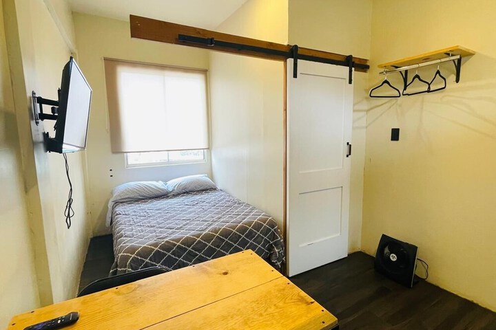 Room 17 of 98