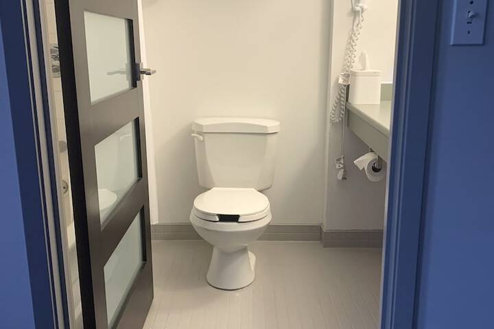 Room 7 of 24
