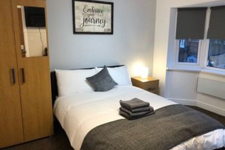 Room 2 of 3