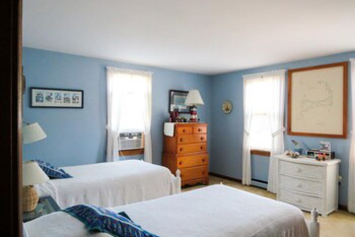 Room 15 of 15