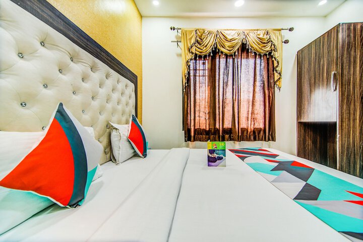 Room 10 of 26