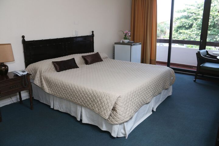 Room 12 of 61